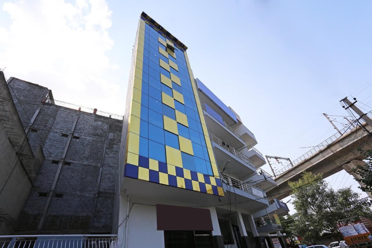 Oyo Dlf Cyber City Near Aravali Biodiversity Park Гургаон Экстерьер фото